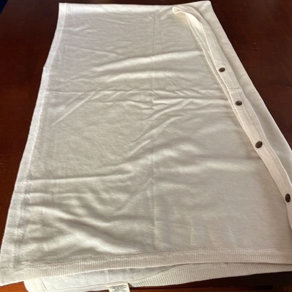 Ugg button up wrap or unbuttoned scarf size M - Picture 5 of 5